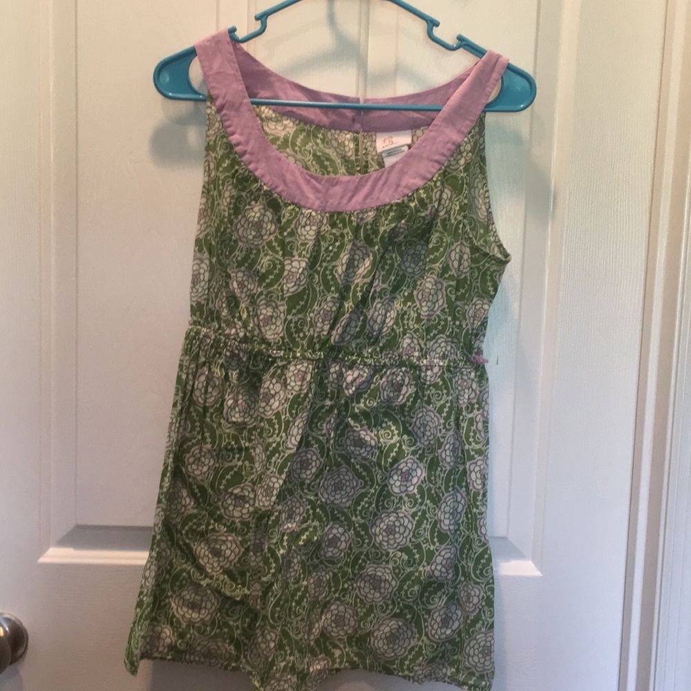 Sleeveless maternity shirt
